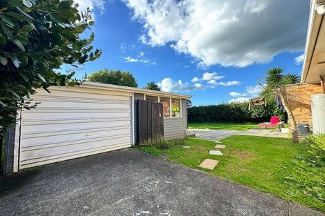 Photo of property in 8 Kerry Place, Papakura, 2110