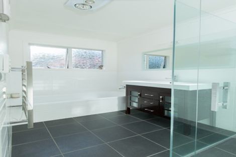 Photo of property in 107 Lake Crescent, Hamilton Lake, Hamilton, 3204