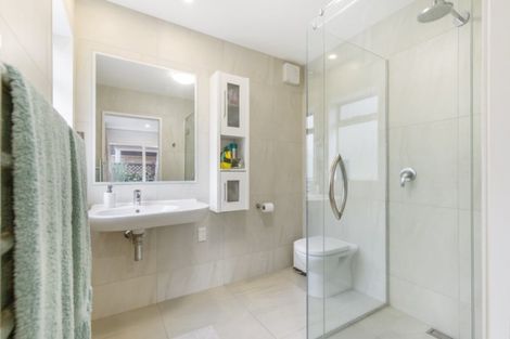 Photo of property in 70 Memorial Drive, Hamilton East, Hamilton, 3216