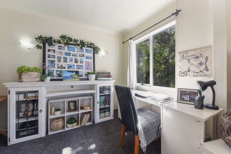 Photo of property in 16 Hollis Place, Brightwater, 7022