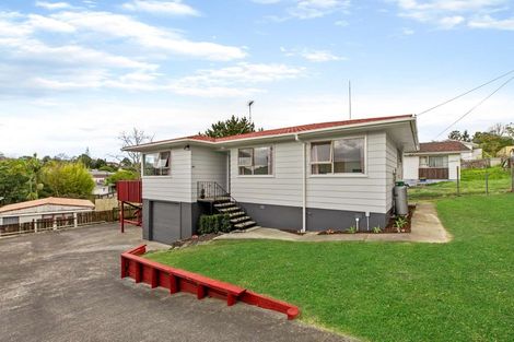 Photo of property in 68 Awaroa Road, Sunnyvale, Auckland, 0612