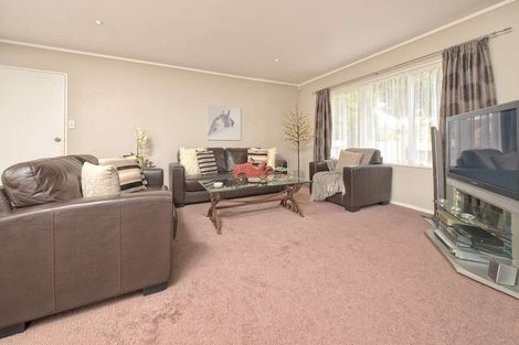 Photo of property in 3 Bernina Place, Weymouth, Auckland, 2103