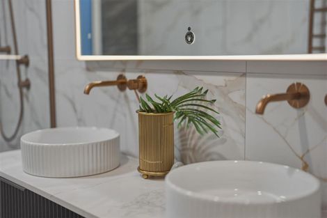 Photo of property in 240 Park Estate Road, Rosehill, Papakura, 2113