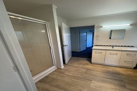 Photo of property in 240b Te Atatu Road, Te Atatu South, Auckland, 0610