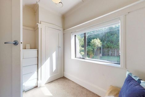 Photo of property in 15 Kim Street, Khandallah, Wellington, 6035
