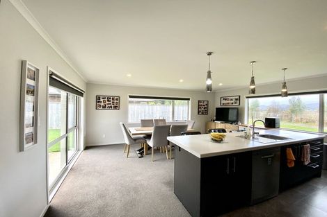 Photo of property in 4 Cory Jane Grove, Riverstone Terraces, Upper Hutt, 5018
