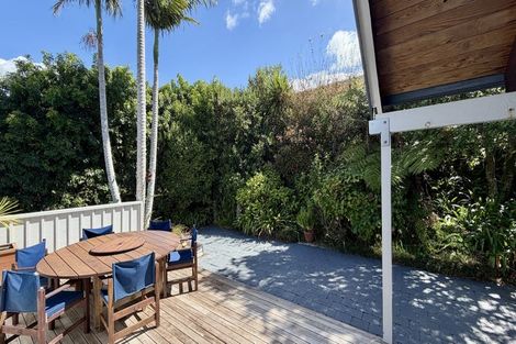 Photo of property in 52 Balmain Road, Chatswood, Auckland, 0626