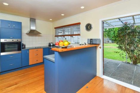Photo of property in 12 Currey Crescent, Milford, Auckland, 0620