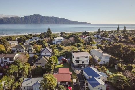 Photo of property in 29a Golf Road, Paraparaumu Beach, Paraparaumu, 5032