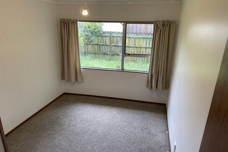 Photo of property in 17 Mannering Place, Hillcrest, Auckland, 0627