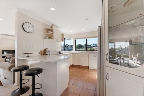 Photo of property in 6 Oteki Park Drive, Welcome Bay, Tauranga, 3112
