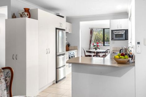 Photo of property in 16 Maxwell Place, Queenstown, 9300