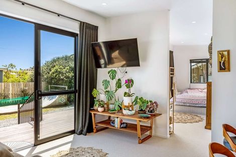 Photo of property in 33 Ngahue Crescent, Carters Beach, Westport, 7825