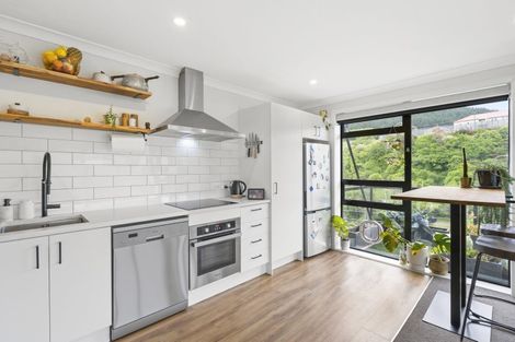 Photo of property in 14 Ara Patukawenga, Tawa, Wellington, 5028