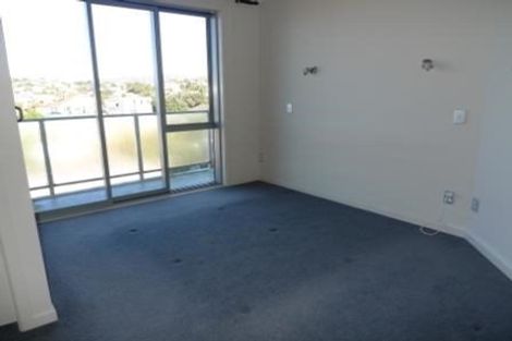 Photo of property in 52d Mandalay Terrace, Khandallah, Wellington, 6035