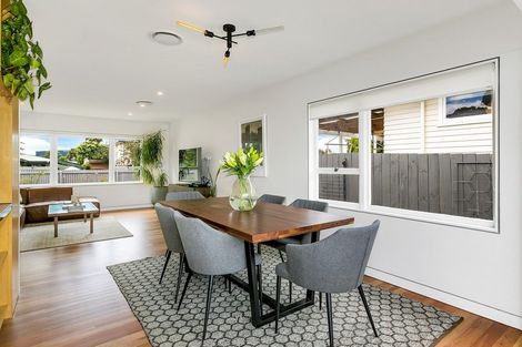 Photo of property in 16 Esmeralda Avenue, Avondale, Auckland, 1026