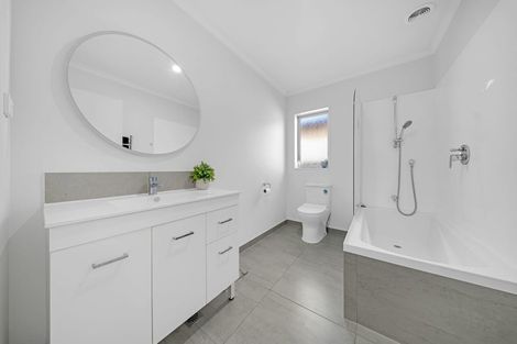 Photo of property in 14 Whareatua Avenue, Takanini, 2112