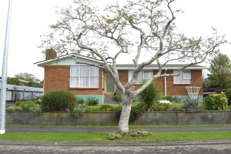 Photo of property in 15 Kowhai Street, Inglewood, 4330