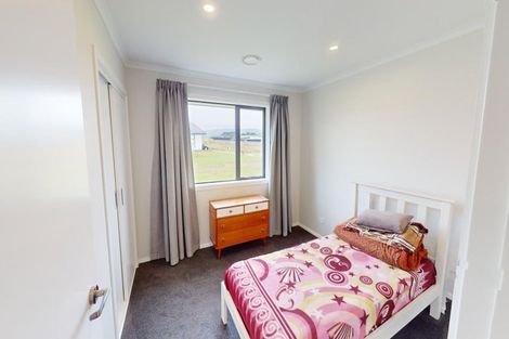Photo of property in 40 Atlantic Drive, Fitzherbert, Palmerston North, 4410