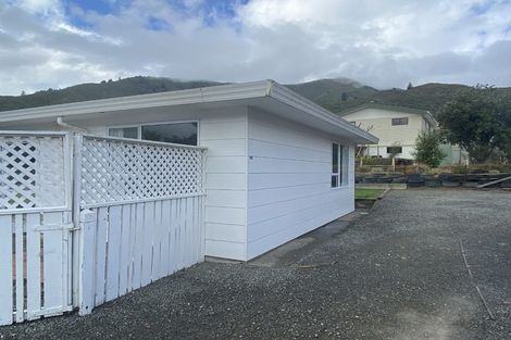 Photo of property in 25a Moana View Road, Waikawa, Picton, 7220