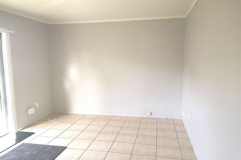 Photo of property in 32 Titirangi Road, New Lynn, Auckland, 0600