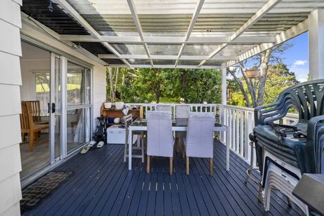 Photo of property in 27 Cedar Heights Avenue, Massey, Auckland, 0614