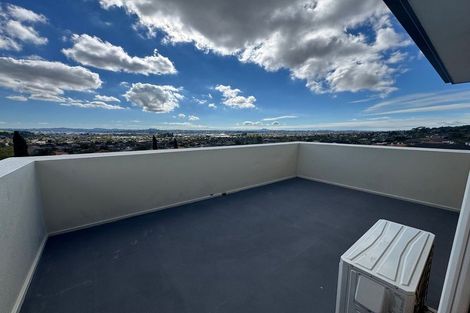 Photo of property in 16 Mangerton Lane, East Tamaki Heights, Auckland, 2016