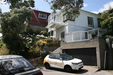 Photo of property in 132a Kelburn Parade, Kelburn, Wellington, 6012