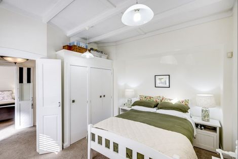 Photo of property in 206 Lyndon Road West, Hastings, 4122