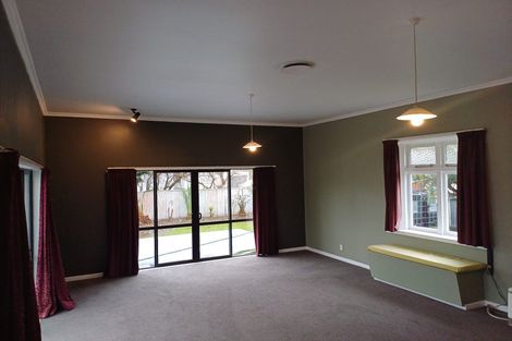 Photo of property in 404 Tremaine Avenue, Takaro, Palmerston North, 4412