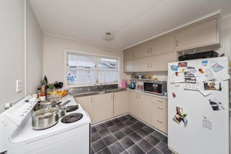 Photo of property in 6 Ngaio Place, Hawera, 4610