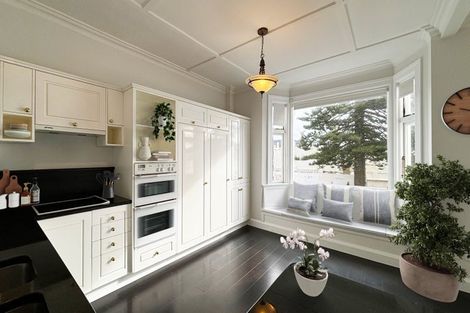 Photo of property in 2/246 Oriental Parade, Oriental Bay, Wellington, 6011