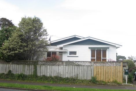 Photo of property in 115 Belt Road, New Plymouth, 4310