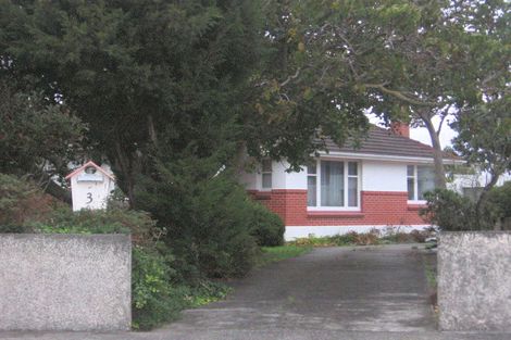 Photo of property in 3 Saulbrey Grove, Woburn, Lower Hutt, 5010