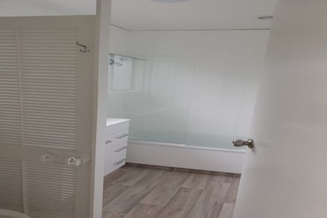 Photo of property in 1/11 Challen Close, Conifer Grove, Takanini, 2112