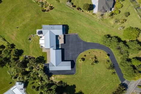 Photo of property in 87 Whangaparaoa Road, Red Beach, 0932