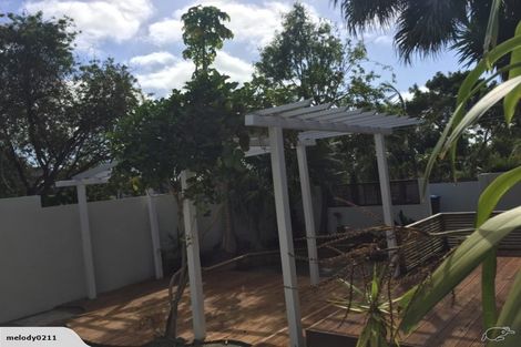 Photo of property in 17 Massey Avenue, Greenlane, Auckland, 1061