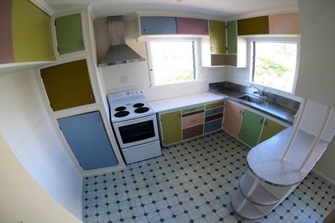 Photo of property in 15 Murray Road, Te Atatu Peninsula, Auckland, 0610