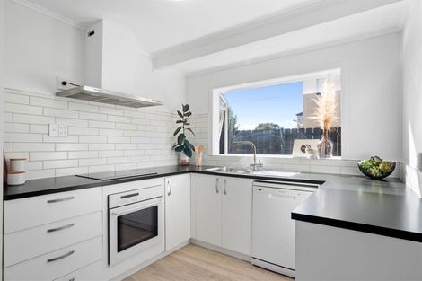 Photo of property in 10 Pixie Place, Pakuranga Heights, Auckland, 2010