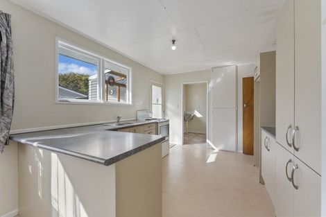 Photo of property in 15 Halswell Crescent, Westbrook, Palmerston North, 4412