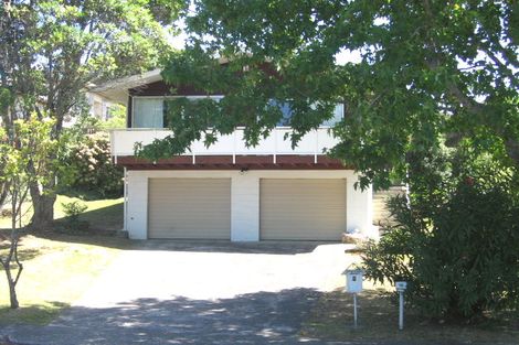 Photo of property in 7 Easton Park Parade, Glenfield, Auckland, 0629