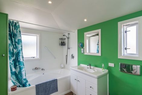 Photo of property in 8 Te Miti Street, Paekakariki, 5034