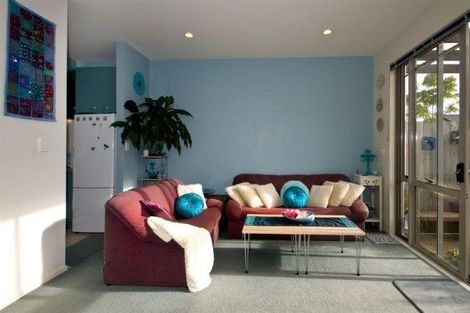 Photo of property in 3/30 Fields Parade, Oteha, Auckland, 0632