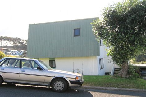 Photo of property in 104 Titiro Place, Onemana, Whangamata, 3691