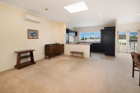 Photo of property in 13 Huia Road, Point Chevalier, Auckland, 1022