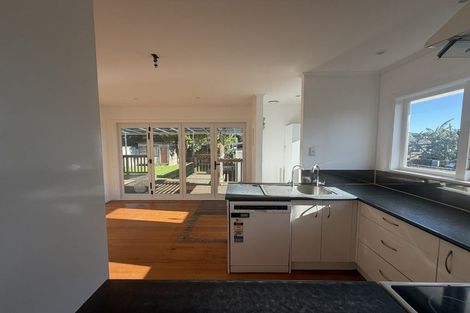 Photo of property in 18 Garelja Road, Henderson, Auckland, 0612