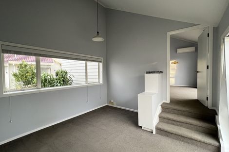 Photo of property in 14 Mcfetridge Place, Hillcrest, Auckland, 0627