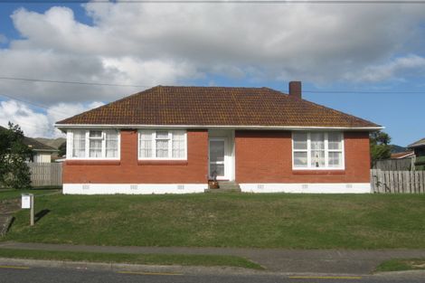 Photo of property in 32 Gloucester Street, Cannons Creek, Porirua, 5024