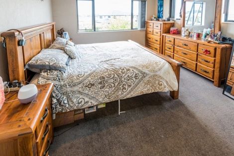 Photo of property in 53 Turnberry Drive, Wattle Downs, Auckland, 2103