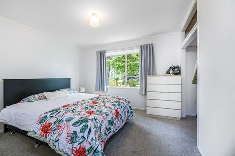 Photo of property in 100 Awaroa Road, Sunnyvale, Auckland, 0612